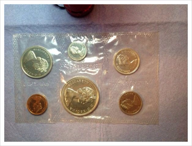 1967-Plastic-Wrap-Set-With-Rotation